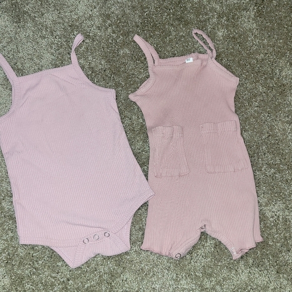 Pink ribbed romper duo. Girls 12-18 months - Picture 3 of 3